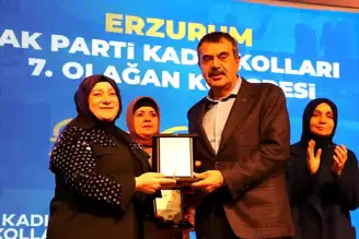 Tekin'den CHP'ye Sert Eleştiri: Erzurum'da Kadın Kolları Kongresi