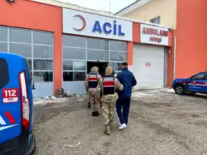 Erzurum'da Göçmen Kaçakçılığı Operasyonu: 11 Göçmen ve 9 Şüpheli Yakalandı