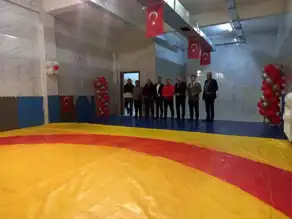 Erzurum'da Okulda Güreş Salonu Açıldı