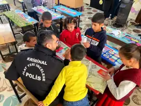 Erzurum'da Polis, Karne Sevincine Ortak Oldu!