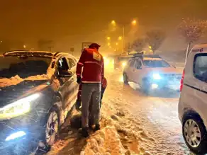 Erzurum'da Kar Yağışı: Kızılay Yardımda