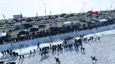 Erzurum'da Heyecan Dolu Mahalli At Yarışları