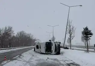 Doğu Anadolu'da Minibüs Kazası: 8 Yaralı
