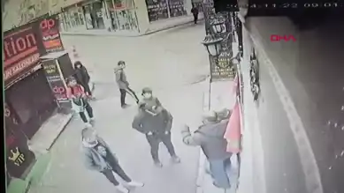 Eski Polis, Çocukları İnternet Kafe'den Çıkardı