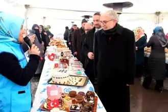 Erzurum'da Depremzedeler İçin Hayır Çarşısı