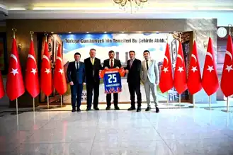 Kardelengücü, Vali Çiftçi'yi Ziyaret Etti