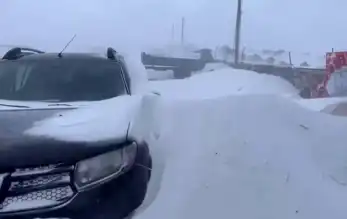 Kars'ta Yoğun Kar Yağışı: Ulaşım Felç!