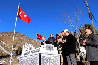 Oltu'da Şehitlere Saygı Ziyareti