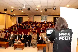 Oltu'da Psikoloji Sempozyumu: Güçlü Aileler İçin