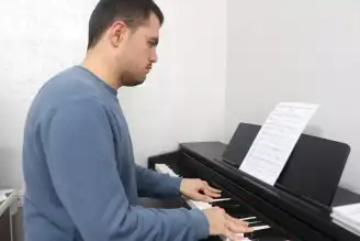 Otizmli Genç, Müzik ve Matematikte Parlıyor!