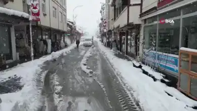 Doğu Anadolu'da Şiddetli Kar Yağışı: Hayat Durdu!