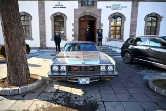 Vali Çiftçi, Türkeş'in Klasik Arabasıyla Erzurum'da Tur Attı