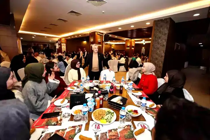 Tahmazoğlu, Erzurum'daki Şahinbeyli Öğrencilerle Buluştu