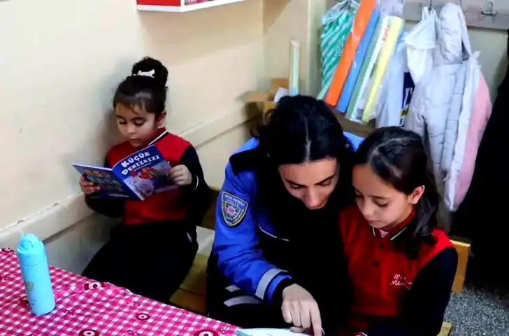 Erzurum Emniyeti Çocuklara Destek Oluyor
