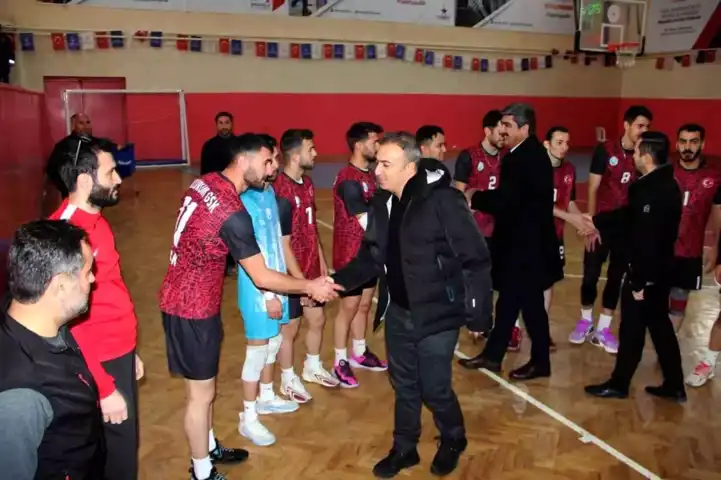 Voleybol Takımı Play-Off'a Yaklaşıyor