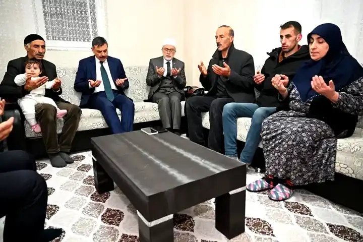Vali Çiftçi, Şehit Tokyürek'in Ailesine Başsağlığı Diledi
