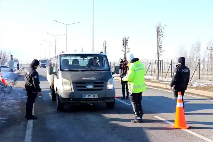 Erzurum'da Yılbaşı Güvenliği İçin 3485 Personel Görevde