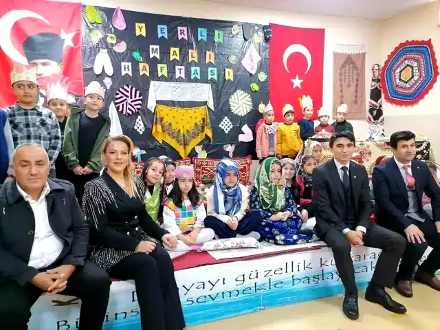 Hınıs'ta Yerli Malı Haftası Kutlaması