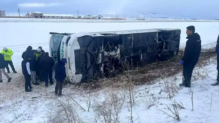 Kars'ta Otobüs Kazası: Çok Sayıda Yaralı Olabilir!