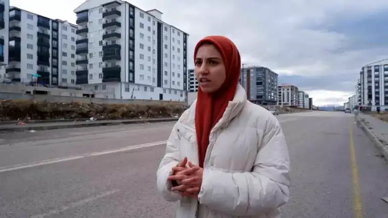 Annelerini Kaybeden Genç Kız, Sürücüye İsyan Etti!