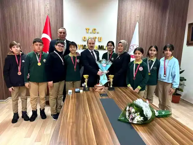 Oltu'dan Badminton'da İl 3.lüğü!