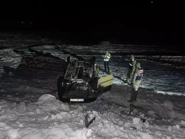 Oltu'da Trafik Kazası: 4 Yaralı