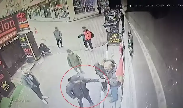 Eski Polis, İnternet Kafede Tartışma Çıkarıdı