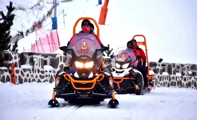 Palandöken'de Yasaklı Bölgede Snowboard